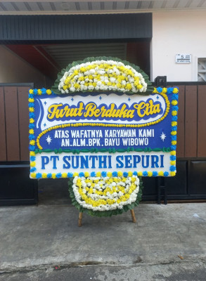 Papan Bunga Duka di Danau Sipin